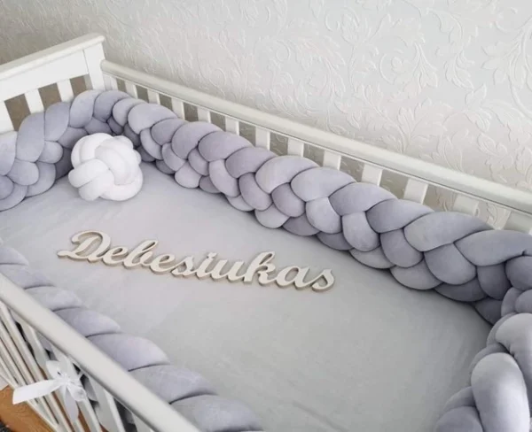 Keturkasė lovytės apsaugėlė pynė - pilka